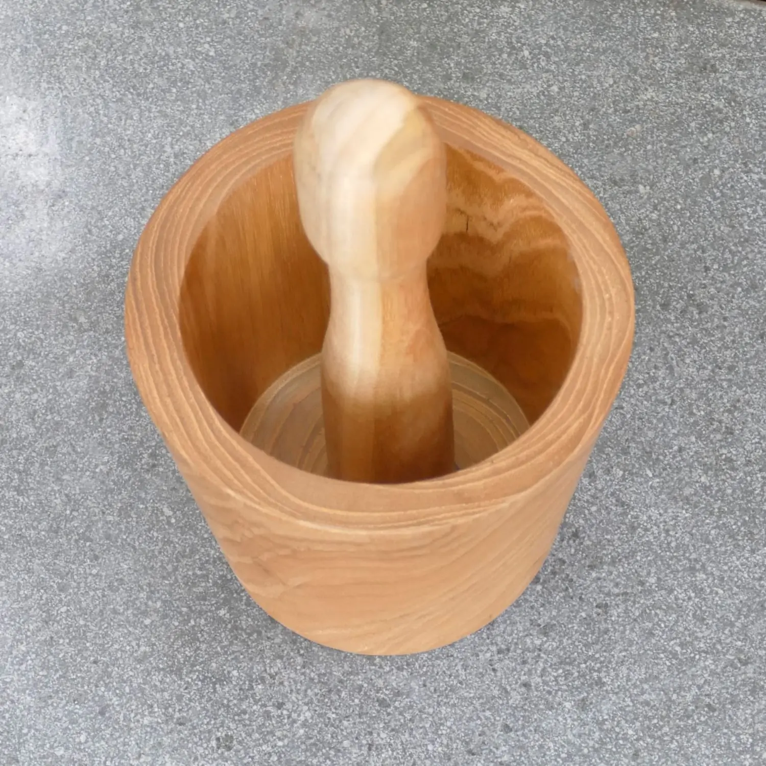  Product image 2 of the product “Wooden mortar and pestle, made of teak wood, 13 x 10 cm ”